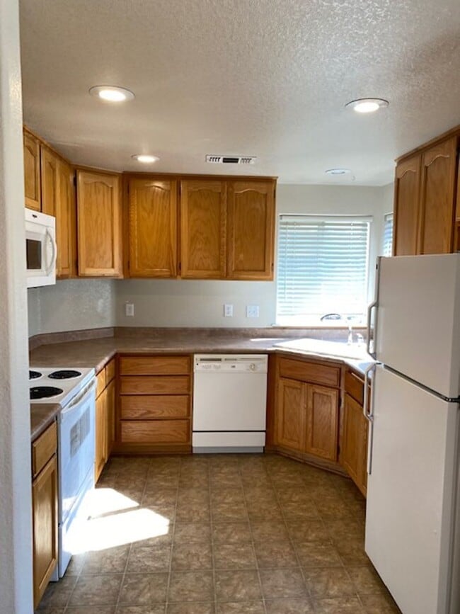 Photo - 2210-2214 ARLINGTON Unit 2214