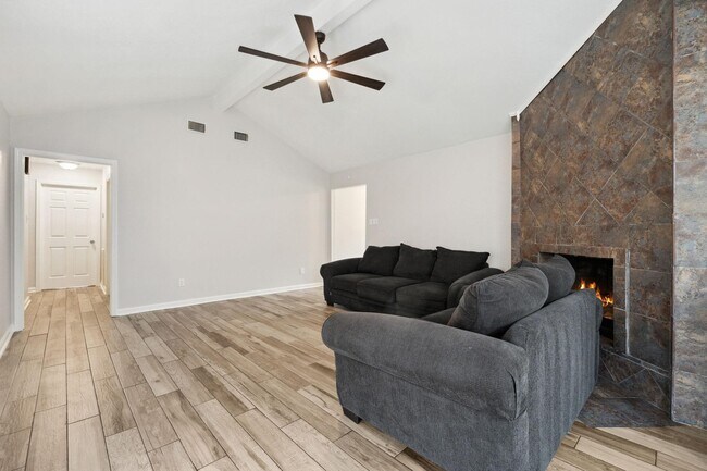 Photo - 4023 Broken Elm Dr