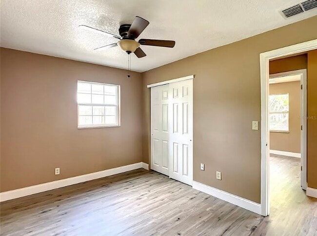 Building Photo - 4700 Kirkland Blvd Unit Master Bedroom