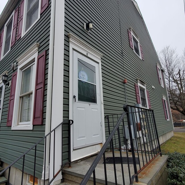 2-Bedroom at 72 Chesnut St., Norwalk, CT - 2-Bedroom at 72 Chesnut St., Norwalk, CT House