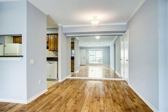 Photo - 1860 White Oak Dr Unit 307