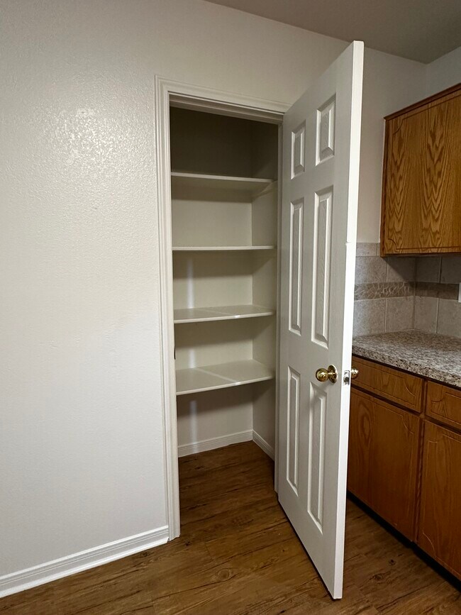 Photo - 409 Topeka Ct