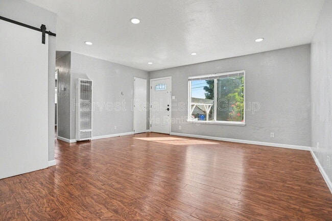 Photo - 14772 Midland Rd