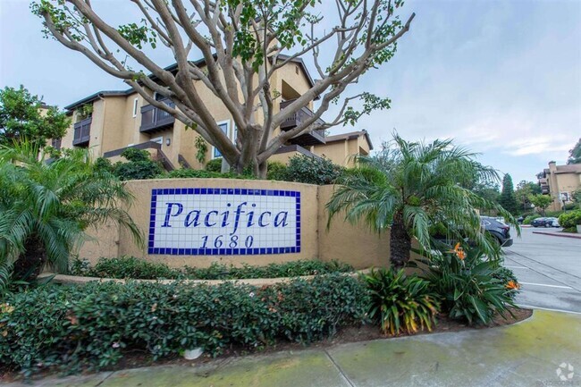 Building Photo - Gorgeous 2/2 townhome in Encinitas. Close ...