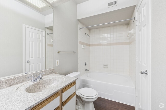 B9 2BR, 2BA - 1,273SF - Second Bathroom