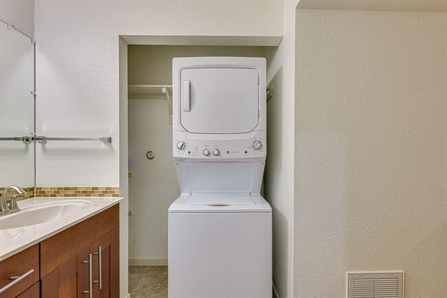 Photo - 7685 Northcross Dr Unit 1106