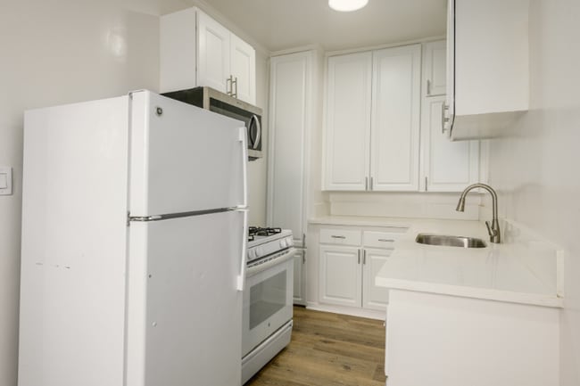 Photo - 1317 N Bronson Ave Unidad 101