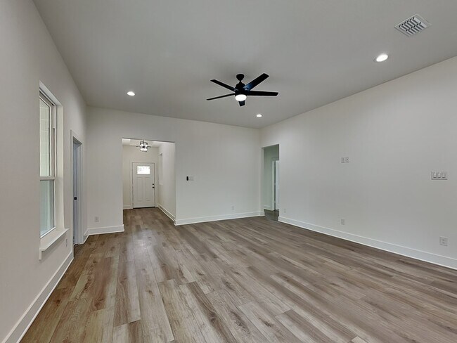 Photo - 2754 Scotland Dr