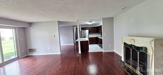 8207 Tamarron Dr