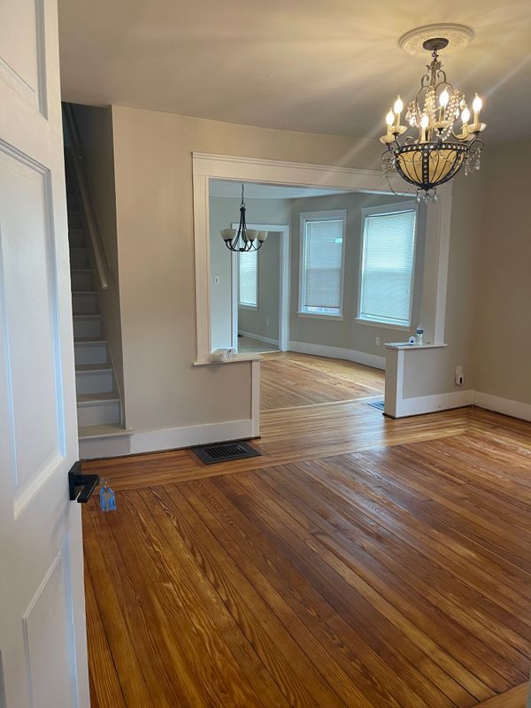 Photo - 398 Wellington Ave