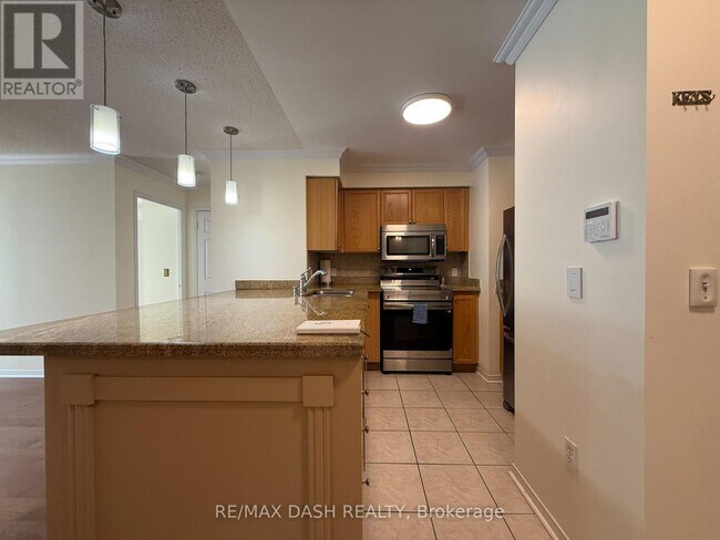 Photo - 17 Michael Power Pl Unit 106