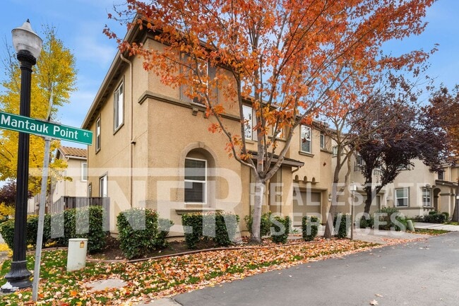 Photo - 5 Mantauk Point Pl