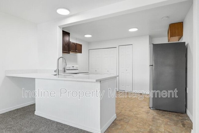 Photo - 439 E 2000 S St