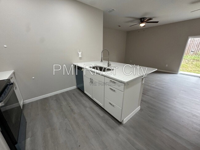 Photo - 6715 Bakersfield Dr