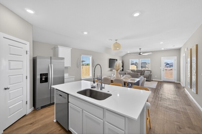 Photo - 405 S 85th St