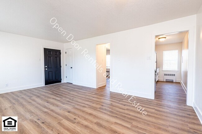 Photo - 1823 Griswold Dr Unit J12