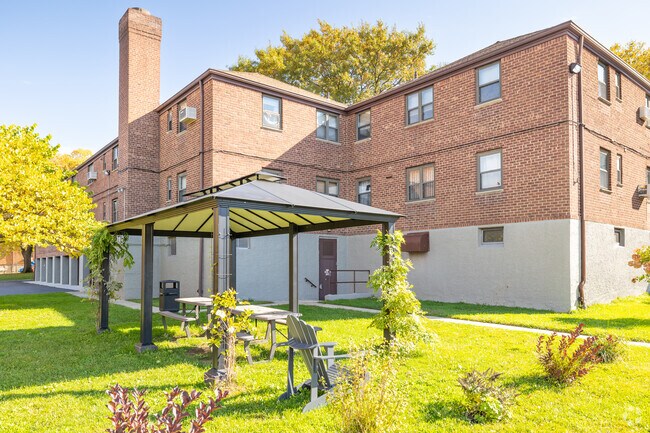 Photo - Beech Hills Garden Apartments