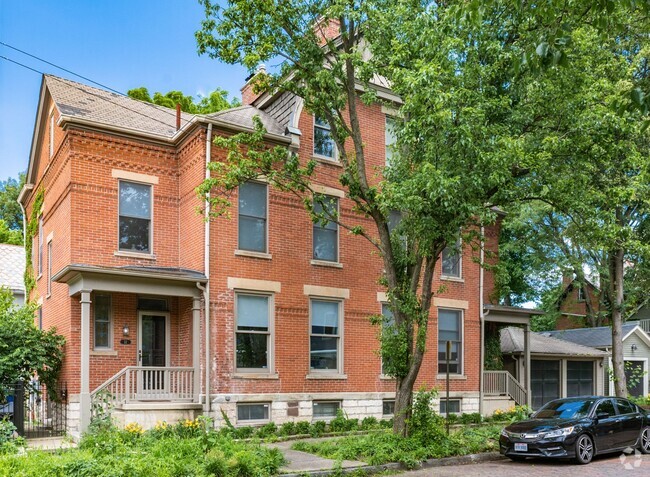 Building Photo - 36 E Kossuth St Unit A Rental
