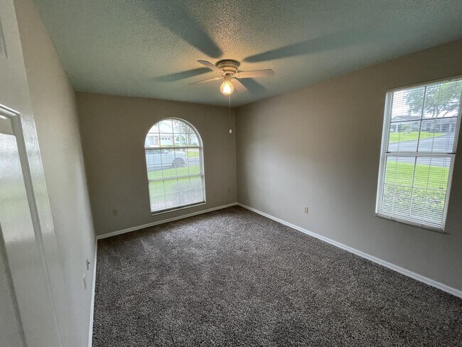 Photo - 2401 SE 17th St