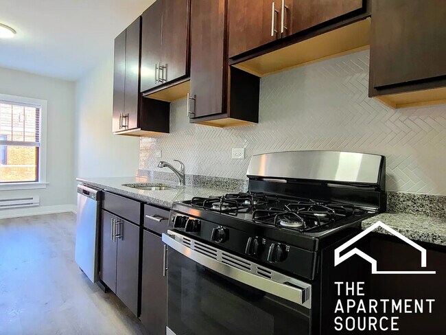 Photo - 630 W Cornelia Ave