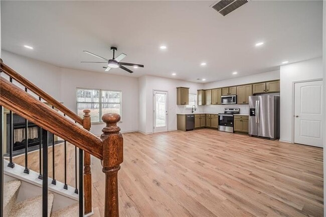 Photo - 796 Grenier Terrace NE