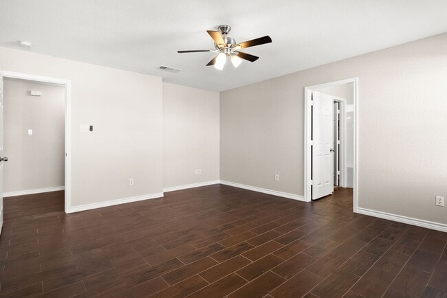 Photo - 2409 Riley Dr