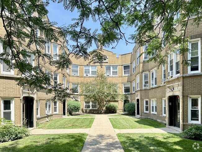 Building Photo - 4824 W Addison St Unit RG Rental