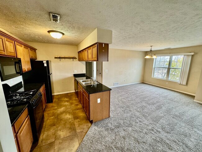 Photo - 651 Stonegate Dr Unit 651