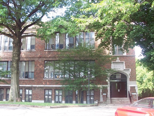 Photo - Parkway Apartments