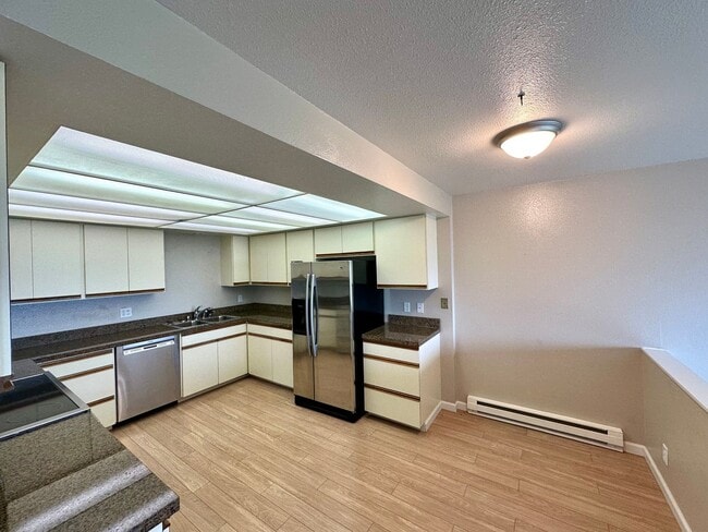 Photo - 600 S State St Unit 101