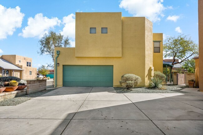 Photo - Paseo Estrella