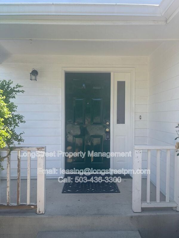 Photo - 1927 NW Highland Blvd