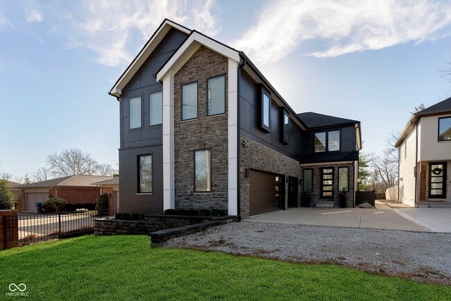 Building Photo - 429 W 86th St