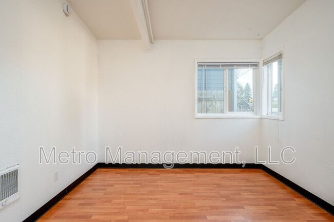 Photo - 7180 SE Tolman St