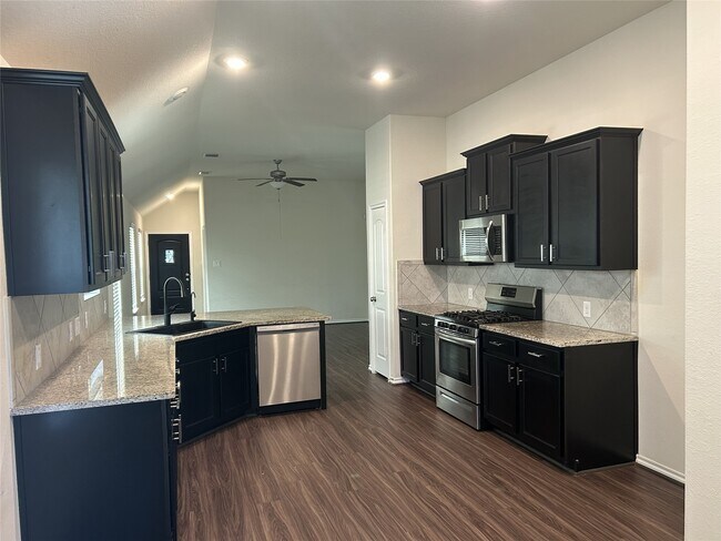 Photo - 25623 Bottlebrush Sedge St