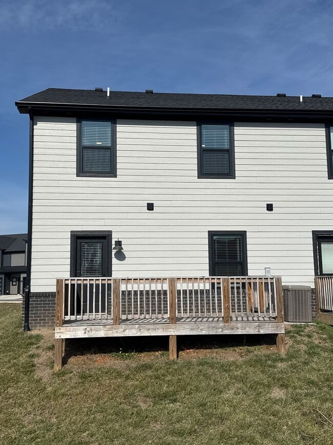 Photo - Newer End-Unit Townhome in Gated 11 South Community