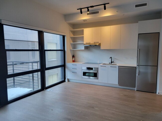 Photo - Charming Studio with an Office Space/1 BA ...