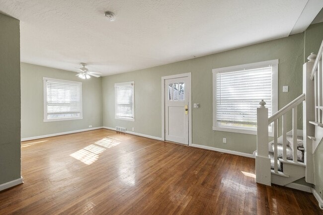 Photo - Sanders Beach home 3 bed 2 bath with second living room