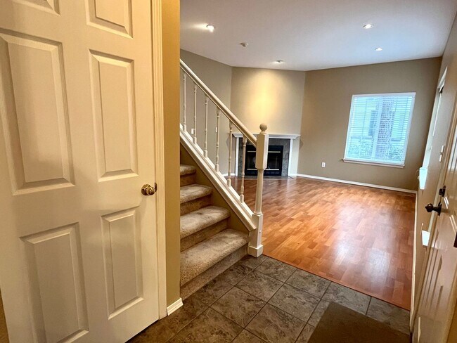 Photo - Gorgeous townhome in Redmond