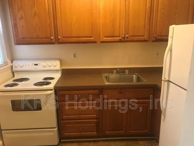Photo - 211 Maycox Ave Unit Apt B