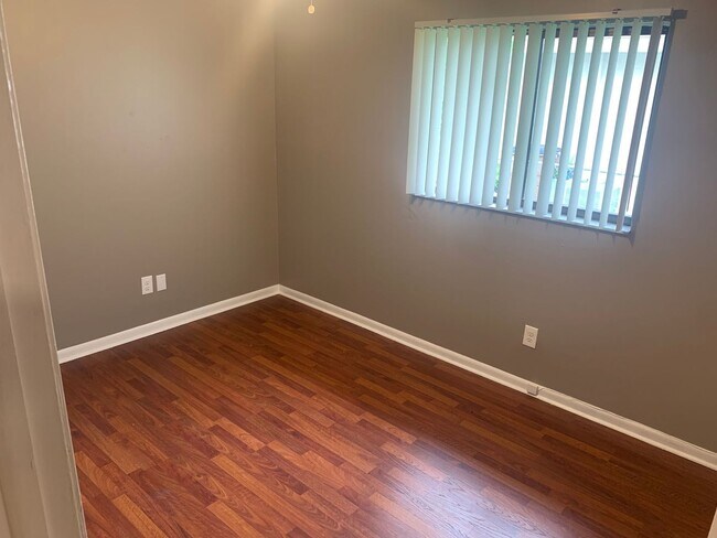 Photo - Cute 3 Bedroom 1.5 Bath duplex in Southwes...