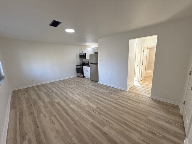 Photo - Kirkup Ave Unit 3