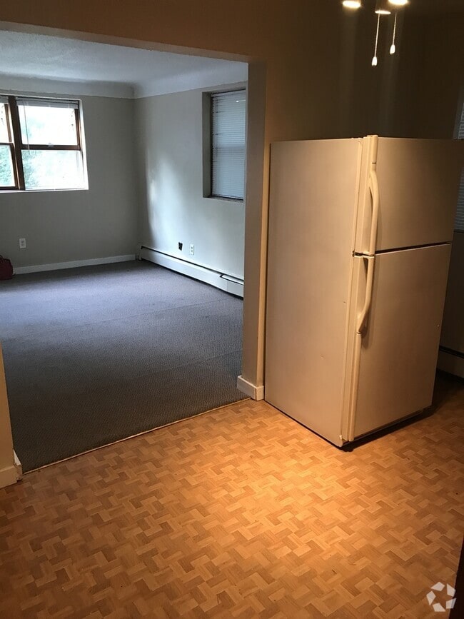 Building Photo - One bedroom Maplewood off Stillwater Unit #1 Rental