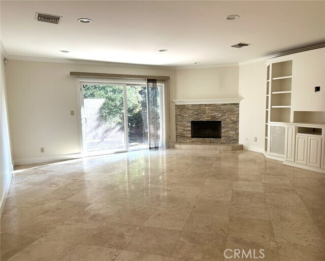 Photo - 16830 Wyandotte St