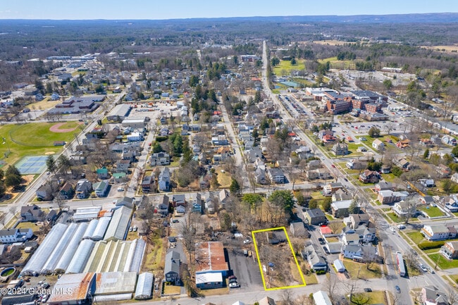 Photo - 99 1/2 Walworth St