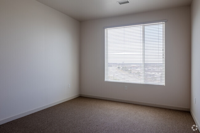 2BR, 2BA - 1,313SF