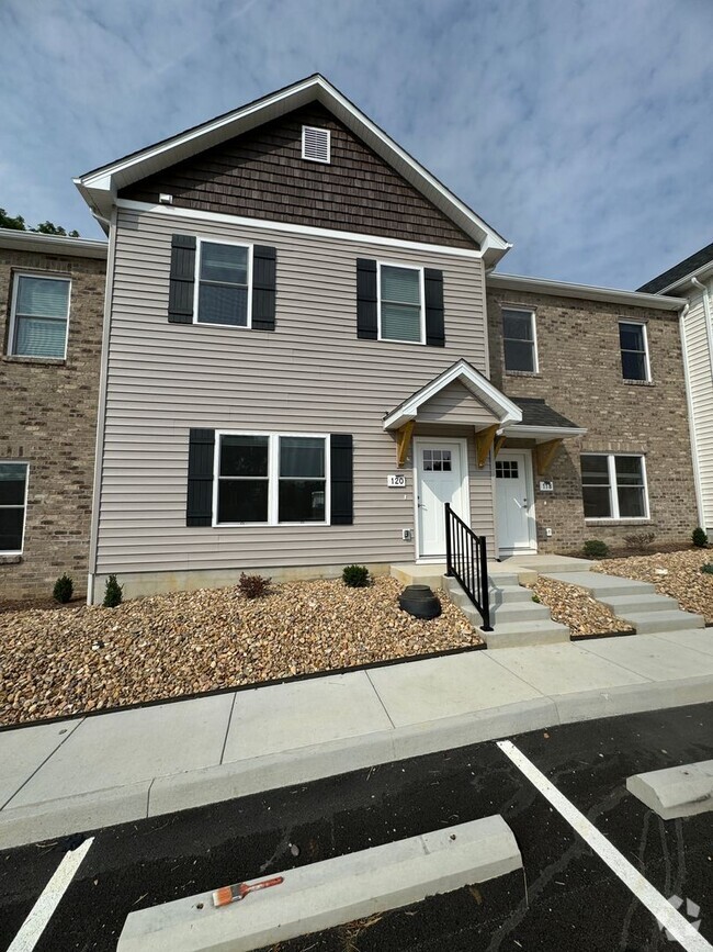 Building Photo - Brand New Townhouse Community in Blacksburg!