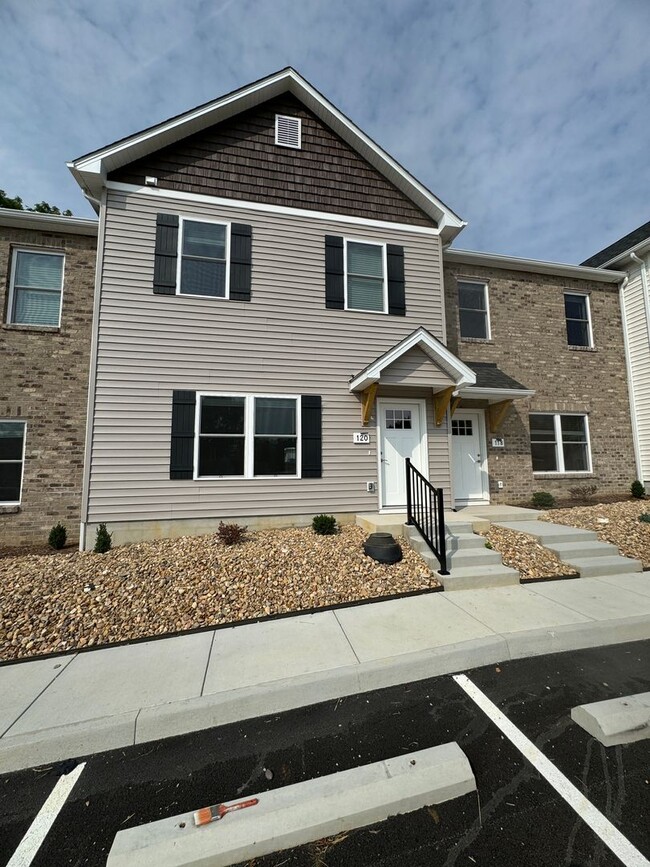 Brand New Townhouse Community in Blacksburg! - Brand New Townhouse Community in Blacksburg!