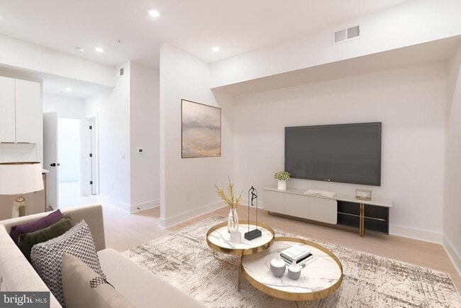 Building Photo - 4408 Lancaster Ave Unit 303 Rental