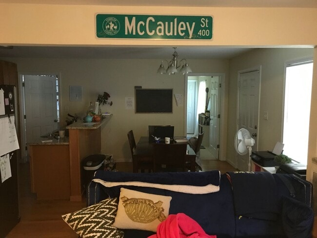 Photo - 445 McCauley St Unidad 445-100